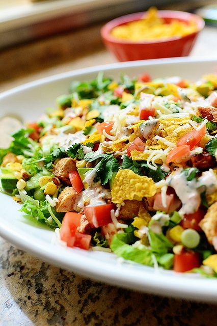 Chicken Taco Salad by Ree Drummond / The Pioneer Woman, via Flickr Chicken Taco Salad, Cilantro Chicken, Leaf Lettuce, Taco Salads, Resep Salad, Chicken Taco, Corn Chips, Taco Salad, Roma Tomatoes