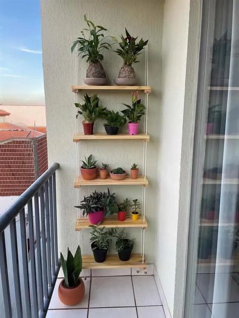 Small Balcony Decor, Plant Decor Indoor, House Plants Decor, Living Room Decor Cozy, Beautiful Backyards, Garden Wall Decor, Balcony Design, Wallpaper Living Room, Home Design Decor