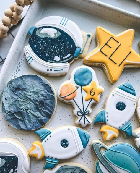 Nasa Cookies Decorated, Rocket Ship Cookies Decorated, Space Birthday Cookies, Baby Birthday Food, Star Cookies Decorated, Planet Cookies, Space Themed Desserts, Space Cookies, Tooth Party