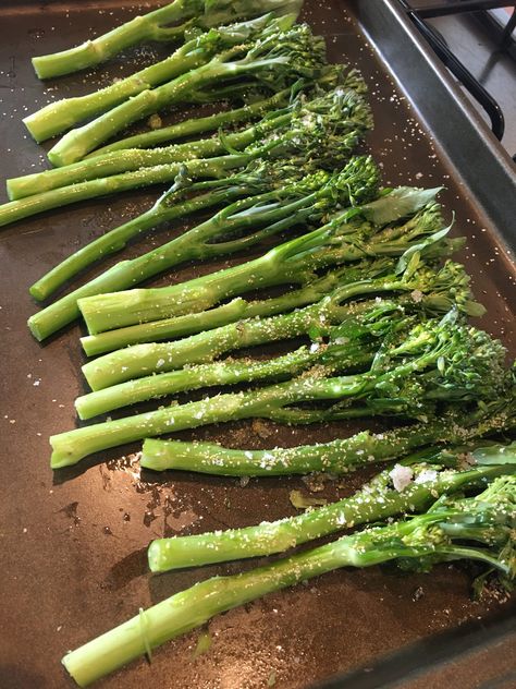 Roasted Parmesan Tenderstem Broccoli – Curly's Cooking Christmas Broccoli, Roasted Tenderstem Broccoli, Tenderstem Broccoli Recipe, Roast Dinner Recipes, Parmesan Roasted Broccoli, Gf Dinner, Tenderstem Broccoli, Thanksgiving Cooking, Potato Vegetable