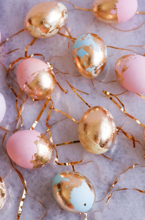 Gold Leaf Eggs | The Blondielocks | Life + Style Egg Craft Ideas, Gold Easter Eggs, Easter School, Egg Craft, Shell Mosaic, Egg Crafts, Easter Egg Decorating, Easter Recipes, Egg Shells