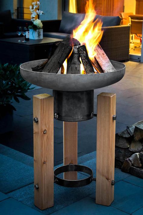 Fire Pit Australia, Diy Fire Pit Ideas, Copper Fire Pit, Outside Fire Pits, Fire Pit Materials, Small Fire Pit, Metal Fire Pit, Bbq Grill Design, Fire Pit Designs