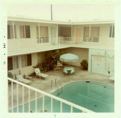 60s Motel Motel Pool, Trash Magic, Americana Aesthetic, Motel 6, Hotel Motel, I'm With The Band, Vintage Americana, Trailer Park, Vintage Photography