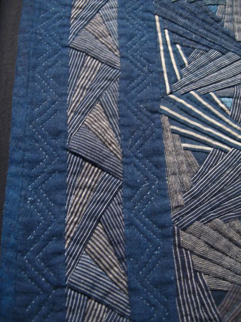 Japanese Quilt Patterns, Asian Quilts, Indigo Quilt, Boro Stitching, Japanese Patchwork, Japanese Quilts, Sashiko Embroidery, Log Cabin Quilts, Denim Quilt