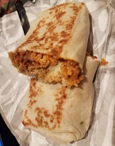 Mexican Food Photos, Taco Bell Wrap, Grilled Stuffed Burrito, Burrito Aesthetic, Taco Bell Aesthetic, Taco Bell Burrito, Taco Bell Food, Taco Bell Order, Snack Wrap Mcdonalds