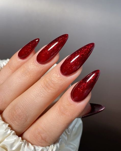 The GelBottle Inc™ on Instagram: “How beautiful is the shimmer in Eclipse?! 🤩 This deep, rich red with micro red glitter adds a sultry sparkle to your mani, and like the…” Red Sparkly Nails, Red Sparkle Nails, Red Stiletto Nails, Ombre Chrome Nails, Red Nails Glitter, Bright Red Nails, Kutek Disney, Unghie Sfumate, Red Acrylic Nails