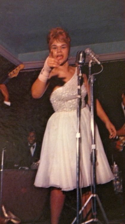 Etta James, Blues Musicians, Jazz Artists, Vintage Black Glamour, Black Photography, Country Blue, Women In Music, Black Music, Jazz Blues