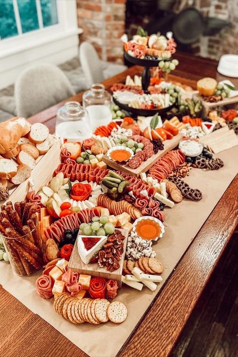 Charcuterie Graze Table for events or parties. Butcher paper ideas Paper Charcuterie Board, Butcher Paper Charcuterie Board, Charcuterie Tables, Elegant Charcuterie, Graze Table, Wedding Charcuterie, Graze Board, 1st Birthday Foods, Professional Gift Ideas