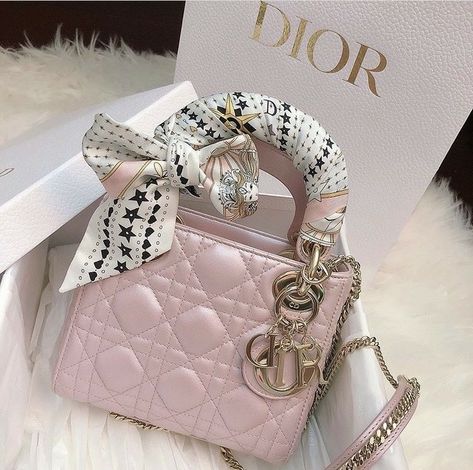 Miss Dior Bag, Womens Designer Watches, Luxury Bags Collection, Mode Chanel, Girly Bags, Womens Watches Luxury, Luxury Purses, Fancy Bags, Dior Handbags