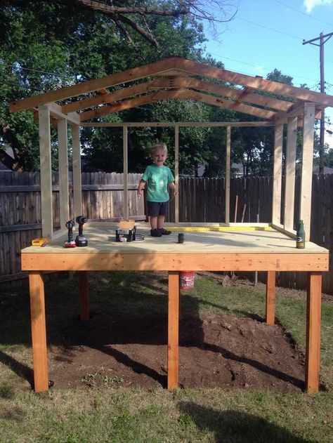 Had our wall professionally plastered and after a few weeks this happened. What happened? - Imgur Backyard Fort, Tiny Backyard, Pallet Playhouse, Outdoor Playhouse, Kids Forts, Playhouse Plans, Tree House Diy, Backyard Playhouse, Build A Playhouse