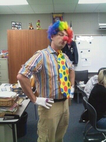 From Reddit: "This is my gay teacher the day after one of his students said, 'I'm glad gays can't marry here. They scare me, kinda like clowns.'" The Last Laugh, Teacher Humor, I Am Scared, Best Teacher, Fun Learning, Funny Photos, I Laughed, Funny Pictures, Funny Quotes