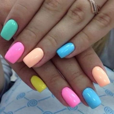 40+ Easy Easter Nail Art Designs for Beginners | HubPages Nails Easter, Multicolored Nails, Unghie Sfumate, Colorful Nail, Colorful Nails, Cute Gel Nails, Shellac Nails, Easter Nails, Rainbow Nails