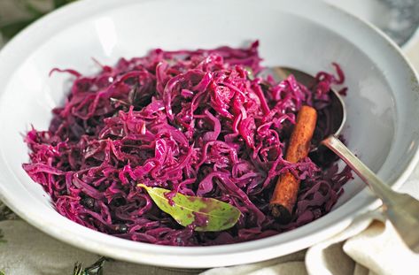 Red Lettuce Recipes, Baked Gammon, Cooked Red Cabbage, Ground Beef Breakfast, Red Lettuce, Lettuce Recipes, Red Cabbage Recipes, Vegan Holidays, Main Dish Salads