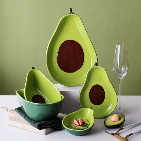 Avocado Dishes, Avocado Bowl, Cute Avocado, Snacks Dishes, Kitchen Accessories Decor, Breakfast Plate, Ceramic Kitchen, Ceramics Ideas Pottery, Fruit Plate