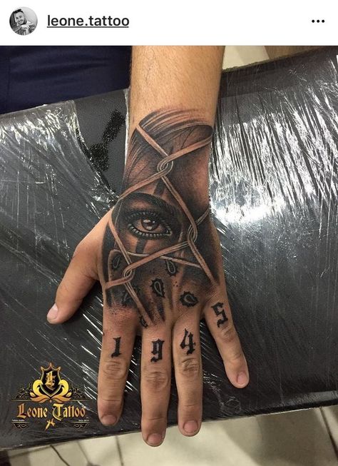 Chicano Hand Tattoo, Bandana Tattoo, Lion Hand Tattoo, Unique Hand Tattoos, Feminine Shoulder Tattoos, Hand Tattoo Designs, Skull Art Tattoo, Small Quote Tattoos, Hand And Finger Tattoos