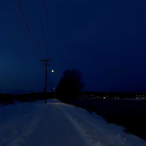 Blue Hour Photography, Blue Aesthetic Dark, Night Landscape, Winter Scenery, Blue Hour, Dark Photography, Love Blue, Winter Aesthetic, Night Aesthetic