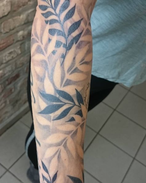 Botanical Tattoo Sleeve, Harmony Tattoo, Rose Vine Tattoos, Blatt Tattoos, Succulent Tattoo, Trippy Tattoo, Gothic Tattoos, Tattoo Sleeve Filler, Full Hand Tattoo