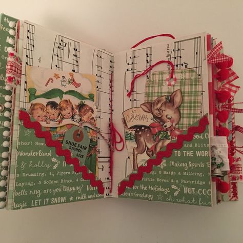 Junk Journal Christmas Ideas, Christmas Junk Journal Ideas, Christmas Art Journal, Christmas Journal Pages, Junk Journal Christmas, Christmas Journals, December Journal, Christmas Mini Albums, Handmade Journals Diy