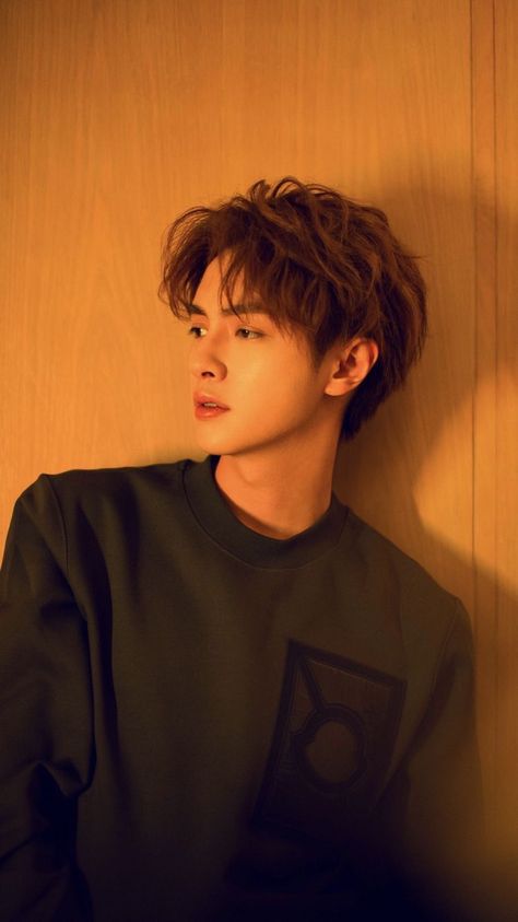 Darren Chen, Lei, The Story, Wall