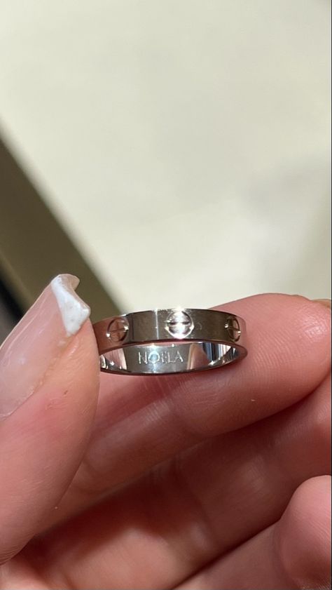 Silver Cartier Ring, Love Ring Cartier, Cartier Love Ring Silver, Cartier Silver, Cartier Silver Ring, Silver Jewellry, Body Jewelry Diy, Pinterest Jewelry, Cartier Love Ring