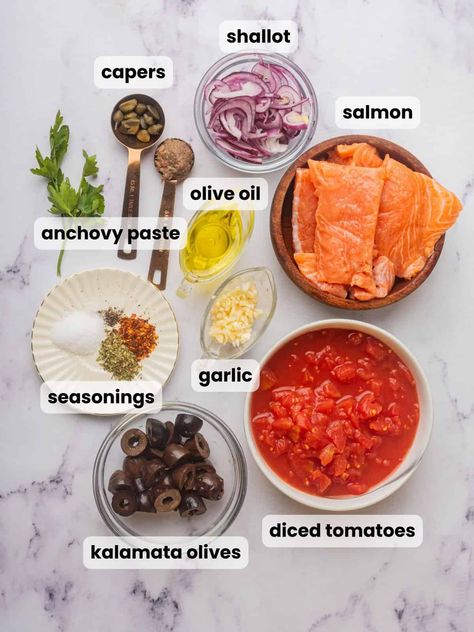 Salmon Puttanesca (Italian Salmon Recipe) Salmon And Salsa Recipe, Salmon Puttanesca Recipe, Italian Salmon Recipes, Salmon Puttanesca, Coho Salmon Recipes, Fish In Tomato Sauce, Italian Salmon, Spicy Pasta Recipes, Salmon Quinoa