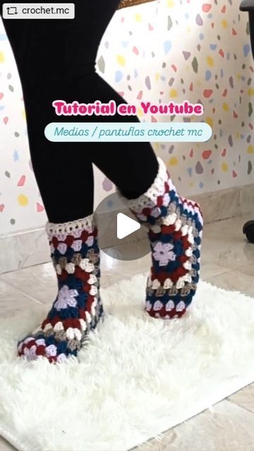 Knit Leg Warmers Free Pattern, Pantuflas Tejidas, Socks Crochet, Knit Leg Warmers, Crochet Hexagon, Slipper Socks, Crochet Granny, Instagram Repost, Leg Warmers