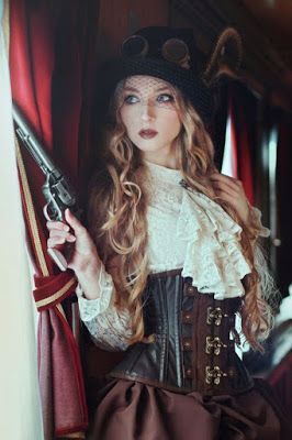 Steampunk Woman in Lace Blouse Steampunk Mode, Steampunk Woman, Mode Steampunk, Steampunk Couture, Steampunk Pirate, Steampunk Halloween, Art Steampunk, Pirate Outfit, Steampunk Dress