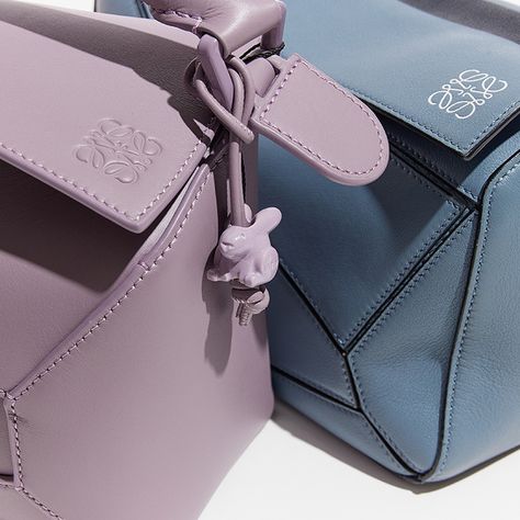 Is the Loewe Puzzle Edge replacing the original Puzzle? Here's what you need to know about the potential discontinuation of the Puzzle bag. Handbag Design Ideas, Loewe Puzzle Bag, Loewe Puzzle, Handbag Design, Puzzle Bag, New Puzzle, Loewe Bag, Dry Bag, Need To Know