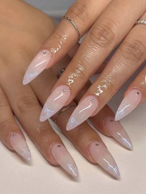 Almond Coffin Shaped Nails, Almond Prom Nails Acrylic, Bday Nails Almond Shape, Baddie Nails Instagram Almond, Basic Baddie Nails Almond, Almond Nails Birthday Set, Almond Shaped Acrylic Nails Designs, Almond Shape Nails Ideas, Clear Almond Nails Acrylics