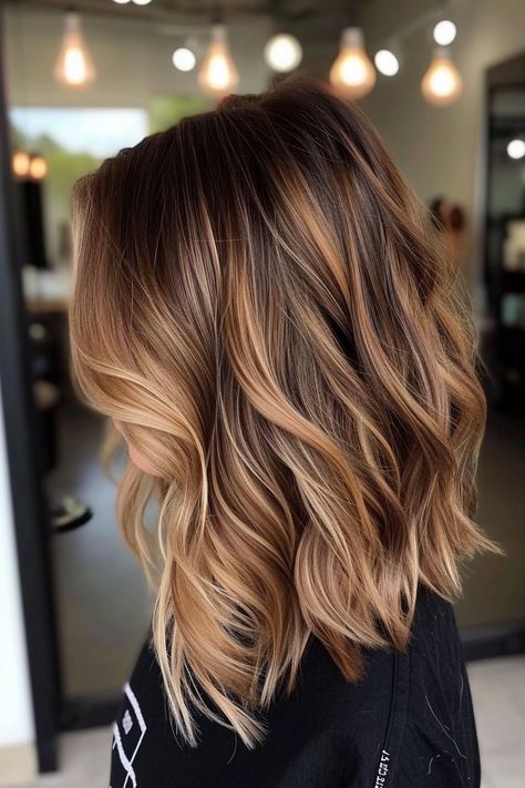 Warm Lowlights For Blondes, Long Bob Braun, Blonde With Brown Highlights, Long Bob Ombre, Bronde Bob, Long Bob Balayage, Bob Ombre, Fall Hair Cuts, Brown Hair With Blonde Highlights