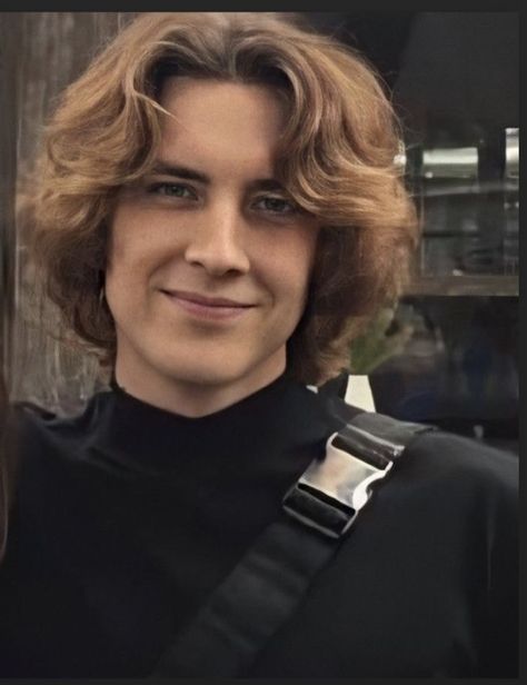 Cody Fern, Fern, Hair