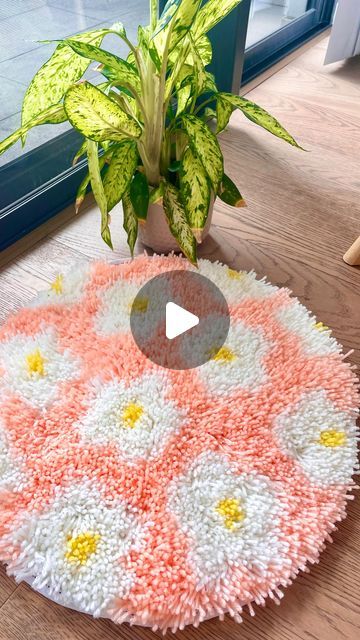 Jas • Sydney Food & Activities on Instagram: "This is your sign to try latch hooking! 🧶🪝 
I used this craft kit from @craft.club.co to make the cutest daisy rug 🌼🌸✨ and it was so much fun! The kit comes with everything you need, and is super easy to use. They have photo instructions as well as videos to help you (soo helpful if you’re a visual learner like me 🙈). Honestly once I got the hang of it this was such a fun peaceful activity - the perfect chill hobby to do while watching tv or listening to a podcast 🥰

Featured:
- Craft Club latch hooking kit 

Have you tried this before!? ⬇️" Rug Latch Hook Patterns, Latch Hook Rugs Patterns, Daisy Rug, Visual Learner, Hook Rugs, Latch Hook Rug Kits, Food Activities, Sydney Food, Latch Hook Rugs