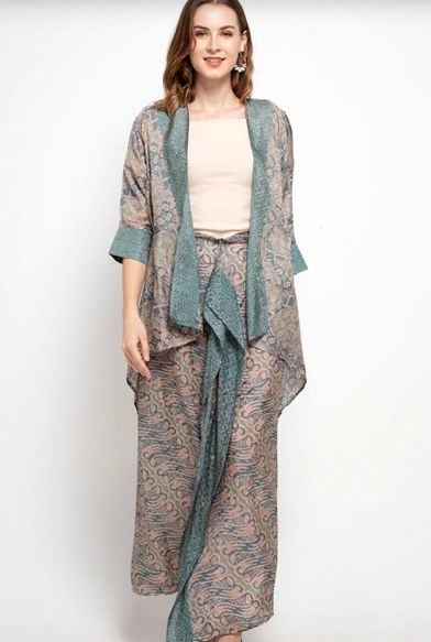 Outer Kimono Hijab, Outer Batik Modern Hijab, Batik Viscose, Outer Batik, Kaftan Set, Eastern Wear, Batik Kombinasi, Clothes Model, Model Outfit