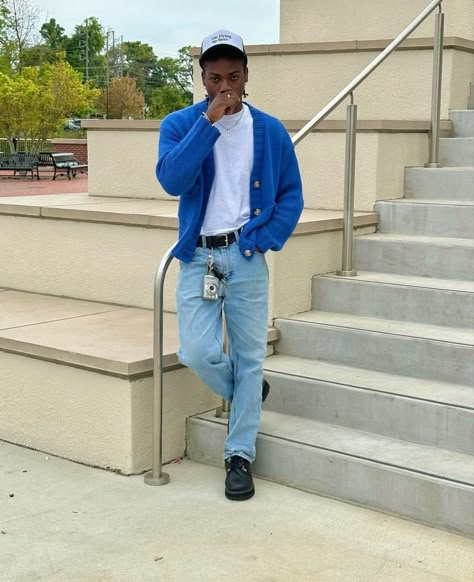 Soft Style Outfits Men, Bisexual Men Fashion, Blue Jeans Black Shoes, Anime Outfit Ideas, Blue Tshirt Outfit, Seyi Vibez, Blue Cardigan Outfit, Blue Jeans Outfit Men, Blue Jeans Outfit