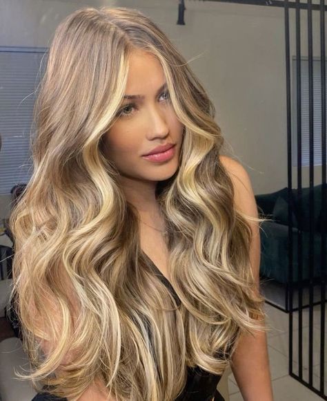 💞 💓 💗 💖 Blonde Balayage On Honey Brown Hair, Honey Hair With Money Piece, Emily Venz Hair, Money Peice Hair Ideas With Highlights, Blonde Locks On Brown Hair, Golden Bronde Balayage Honey On Dark Hair, Highlights Light Brown Hair Blonde, Golden Beige Balayage, Caramel Brown With Blonde Highlights