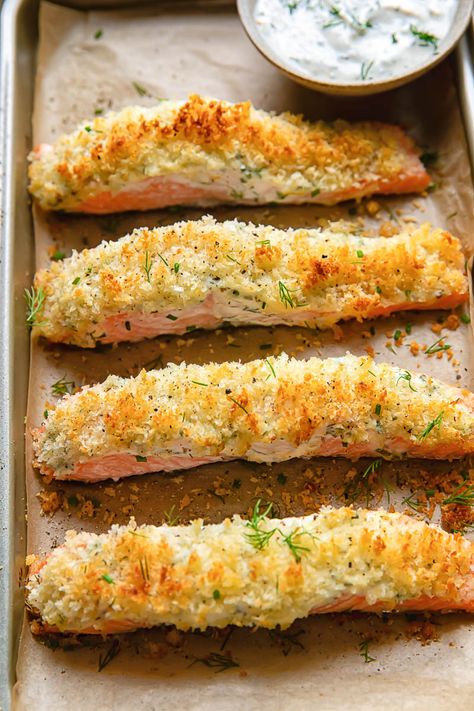 Baked Herb and Garlic Salmon with Panko Breadcrumbs Salmon Bread Crumbs Recipe, Salmon Panko, Breaded Salmon, Crab Cake Sandwich, Oven Salmon, Bread Crumbs Recipe, Baked Salmon Recipe, Bagel Breakfast Sandwich, Mushroom Dish