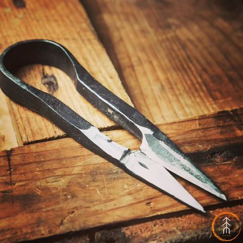 Most people think when it comes to hand forged products, either of jewelry or axes, swords, knives, etc. But Did you know that even the hand-forging of scissors is possible? #scissors #blacksmith #handforged #lufolk #tool #kitchen #forge #viking #pagan #craftsmanship Forging Projects, Medieval Dagger, Primitive Tools, Viking Pagan, Mountain Man, Axes, Blacksmithing, Hand Forged, Swords