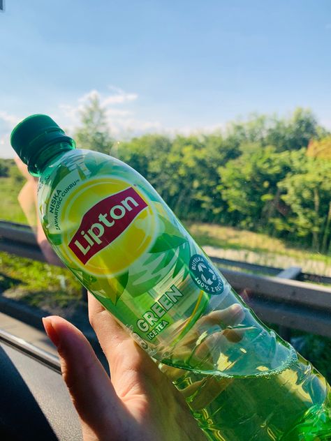 Lipton Green Ice Tea, Aesthetic Travel, Dessin Adorable, Nature Aesthetic, Iced Tea, Plastic Water Bottle, Tea Time, Green Tea, Water Bottle