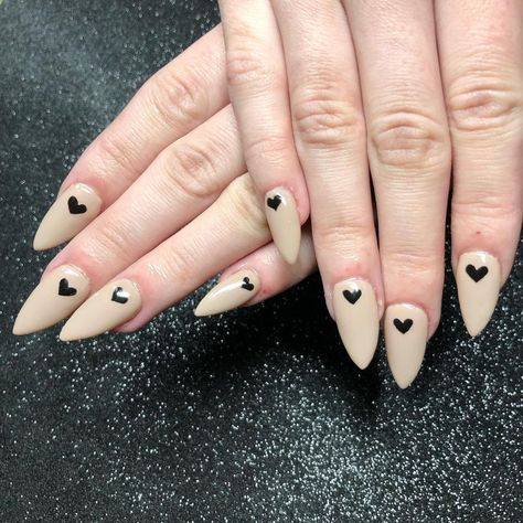 Chicago Nail Tech ✨ on Instagram: “🖤 #valentines #chicagonailtech #valentinesnails” #nailswithhearts #heartnails #gelnails #nails #naillove #love #chicago #chicagonailtech Beige Nails Design, Beige Nails, Heart Nails, Black Heart, Valentines Nails, Black Nails, Nail Tech, Gel Nails, Nail Designs