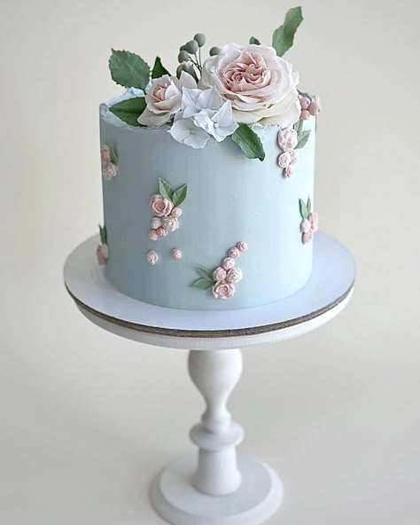 Designer Cake, Mini Tortillas, Magic Cake, New Cake, Floral Cake, Cake Decorating Techniques, Baby Cake, Holiday Desserts, Beautiful Cakes