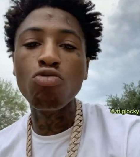 Youngboy Rare Photos, Yb Funny Pics, Rod Wave Mood Pics, Youngboy Funny Pics, Funny Nba Youngboy Pictures, Nba Youngboy Mood Pictures, Old Yb Pics, Nba Youngboy Pfp Funny, Nba Young Boy Pfp