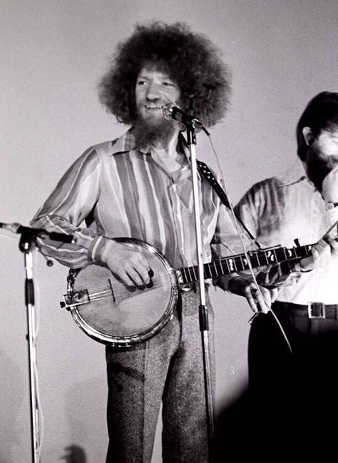 Irish Bagpipes, Luke Kelly, Highland Bagpipes, Irish Music, Dublin City, Bagpipes, Irish Men, Music Legends, Start Today