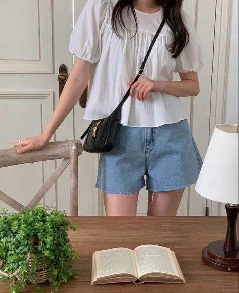 Cute Korean Fashion Summer, Japanese Fashion Women Summer, Asia Summer Outfit, Cute Korean Summer Outfits, Simple Clean Outfits, Aesthetic Summer Outfits Korean, Korea Summer Outfit, Asian Summer Fashion, Casual Coquette Outfit