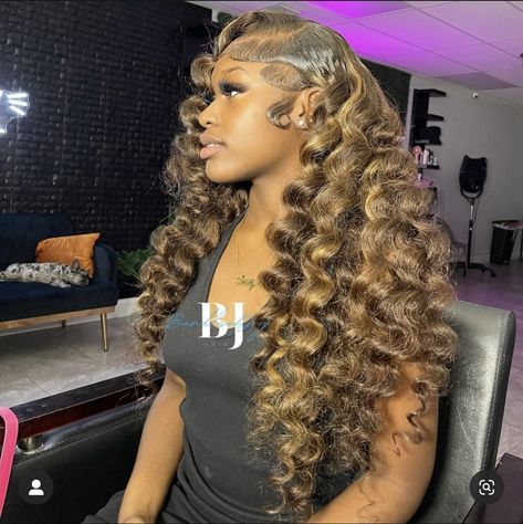 Wond Curls, Wand Curls On Weave, Blonde Highlights On Dark Hair, Frontal Wig Hairstyles, Braids Hairstyles Pictures, Girls Natural Hairstyles, Hair Techniques, Pretty Braided Hairstyles, Front Hair Styles