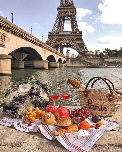 Flowers 🌺 on Twitter: "… " French Countryside Aesthetic, French Aesthetic, Paris Dream, France Aesthetic, Paris Vibes, Europe Aesthetic, Instagram Baddie, Parisian Life, Wallpaper Halloween