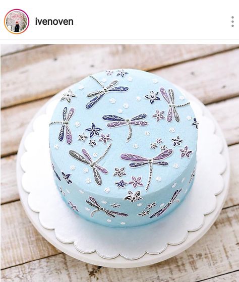 Dragonfly Wedding Cake, Firefly Cake Ideas, Dragonfly Birthday Cake, Dragonfly Cake Ideas, Dragonfly Baby Shower Ideas, Dragonfly Theme Party, Dragonfly Wedding Theme, Dragonfly Birthday Party, Poo Cake