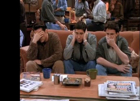 Season 1 episode- Marcel must be given up- See no evil, hear no evil, speak no evil---was I the only one who didn't catch this the first time?? Joey Chandler Ross, Friends Season 1, Friends Trivia, Joey Chandler, Friends Scenes, Smelly Cat, Friends Cast, Friends Season, Joey Tribbiani