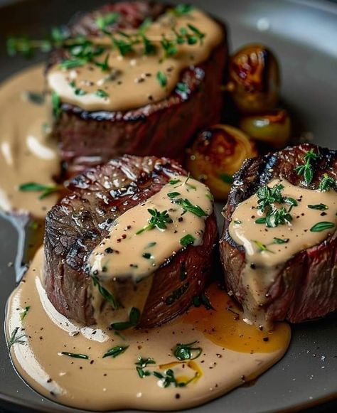 Peppercorn Cream Sauce, Steak Bites, Yummy Comfort Food, Food Goals, Cream Sauce, Food Obsession, Food Cravings, I Love Food, Amazing Food