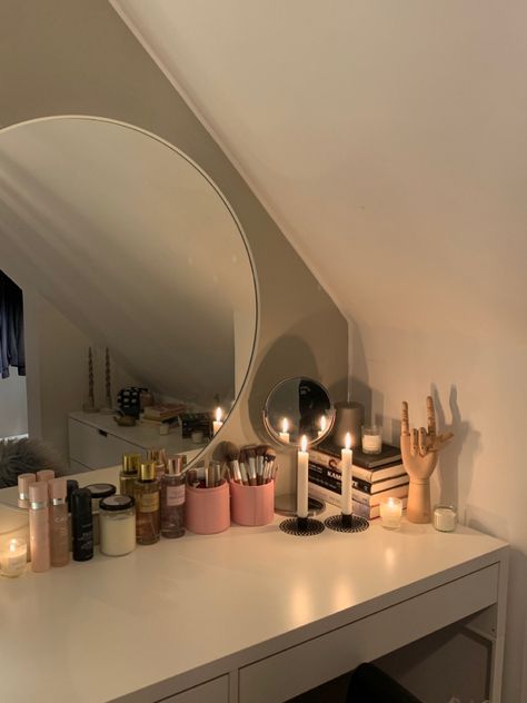 Rooms That Look Like A Dream, Maxamilist Minimalist, Soft Light Bedroom Aesthetic, Bedroom Aesthetic Vanity, Bedroom With Tilted Ceiling, Bedroom Asthetics Comfy, Skincare Set Up, Vanity Inspo Bedroom, Room Inspo Clean Girl