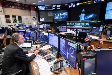 nasa control room - Twitter Search / Twitter Movie 2024, Johnson Space Center, Mission Control, Control Room, Nasa Astronauts, Space Center, Space Station, Twitter Search, Nasa